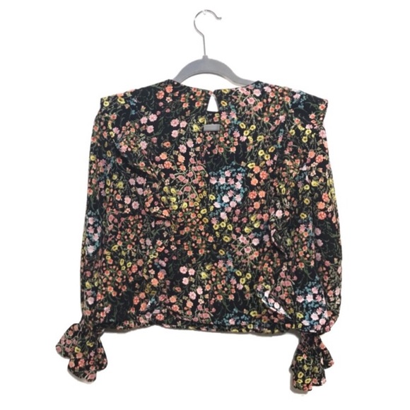 Zara Basic Floral Ruffled Top with Modest Neckline - Picture 4 of 7